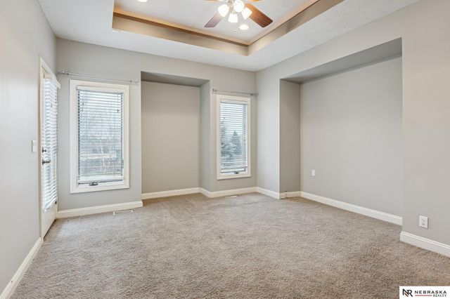 17902 Camelback Avenue, Omaha, NE 68136