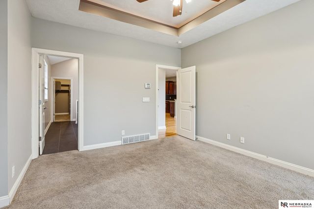 17902 Camelback Avenue, Omaha, NE 68136