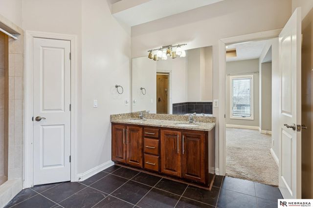 17902 Camelback Avenue, Omaha, NE 68136