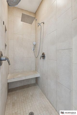 17902 Camelback Avenue, Omaha, NE 68136