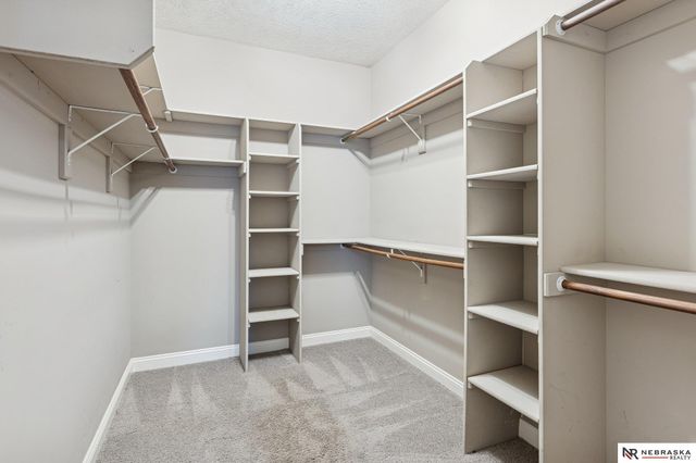 17902 Camelback Avenue, Omaha, NE 68136