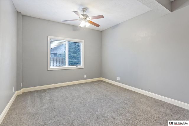 17902 Camelback Avenue, Omaha, NE 68136