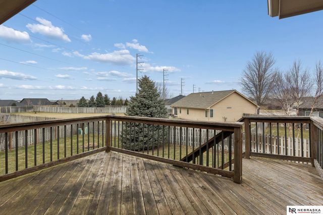 17902 Camelback Avenue, Omaha, NE 68136