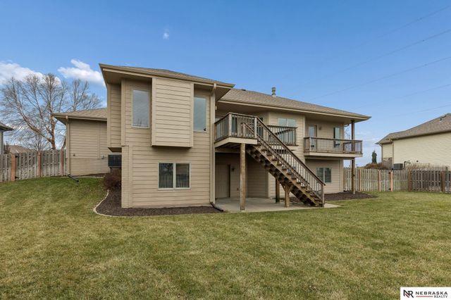 17902 Camelback Avenue, Omaha, NE 68136