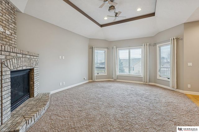 17902 Camelback Avenue, Omaha, NE 68136