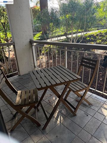 320 N Civic Dr 103, Walnut Creek, CA 94596