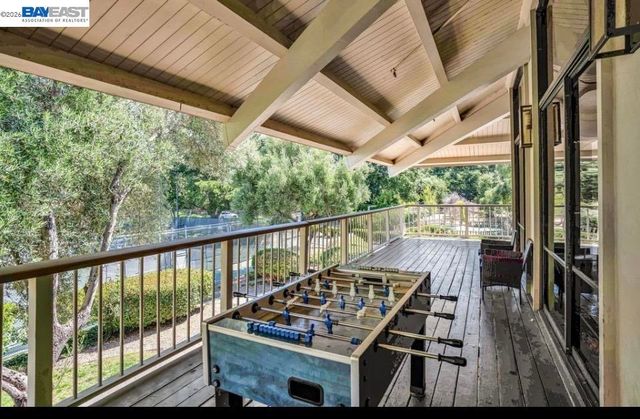 320 N Civic Dr 103, Walnut Creek, CA 94596