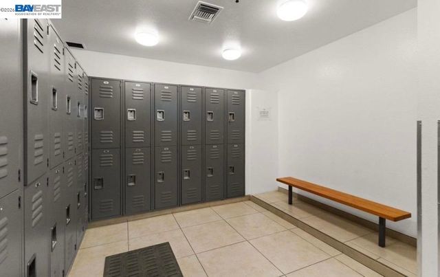 320 N Civic Dr 103, Walnut Creek, CA 94596