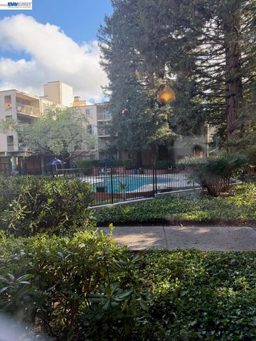 320 N Civic Dr 103, Walnut Creek, CA 94596