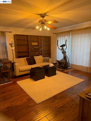 320 N Civic Dr 103, Walnut Creek, CA 94596