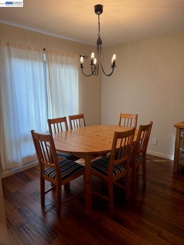 320 N Civic Dr 103, Walnut Creek, CA 94596