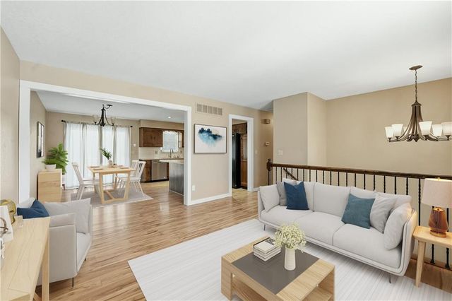 6 NE 101st Place, Kansas City, MO 64155