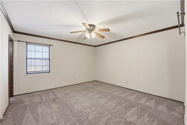 6 NE 101st Place, Kansas City, MO 64155