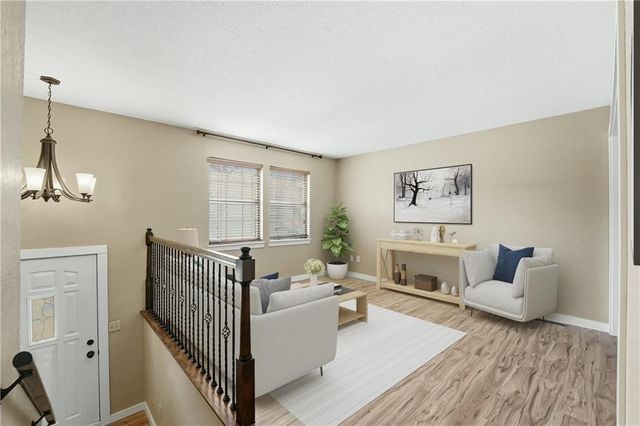 6 NE 101st Place, Kansas City, MO 64155