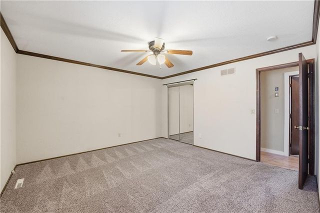 6 NE 101st Place, Kansas City, MO 64155