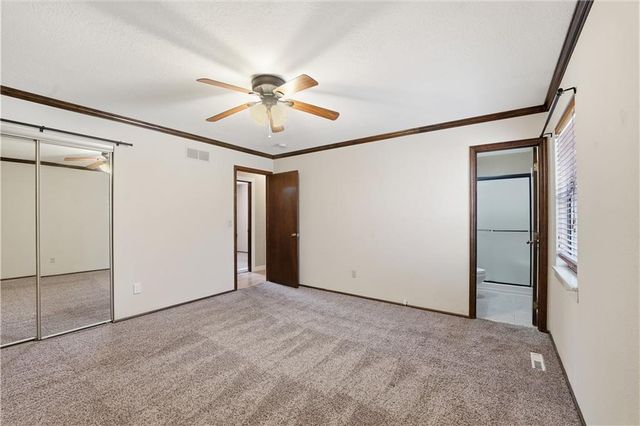 6 NE 101st Place, Kansas City, MO 64155