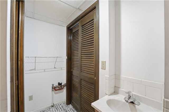 6 NE 101st Place, Kansas City, MO 64155