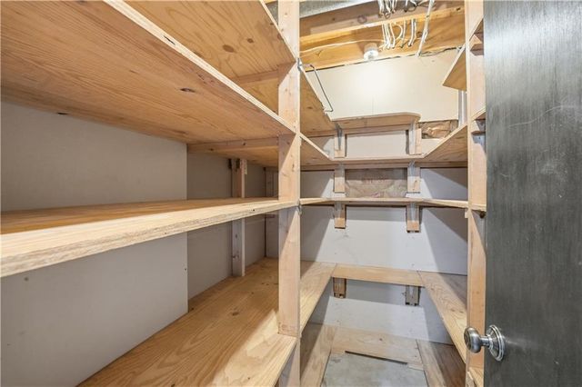 6 NE 101st Place, Kansas City, MO 64155