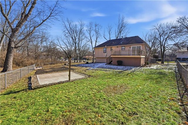 6 NE 101st Place, Kansas City, MO 64155