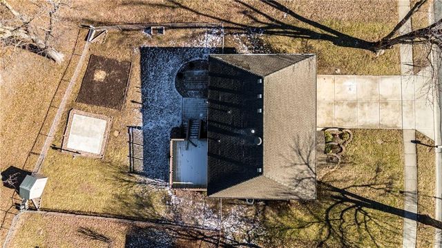 6 NE 101st Place, Kansas City, MO 64155