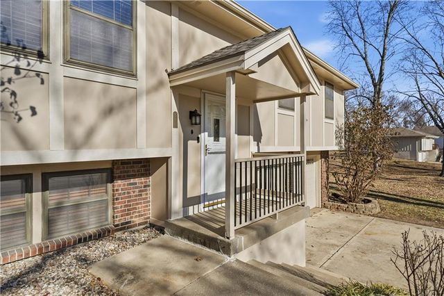 6 NE 101st Place, Kansas City, MO 64155