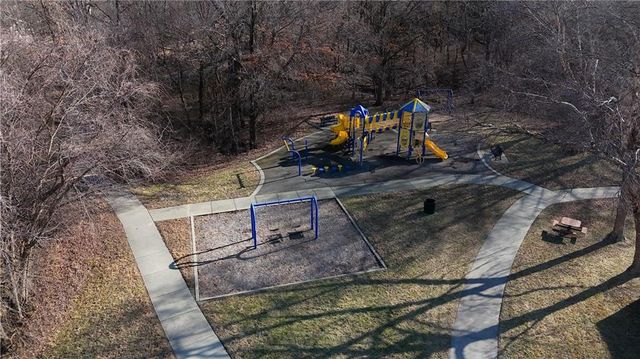 6 NE 101st Place, Kansas City, MO 64155