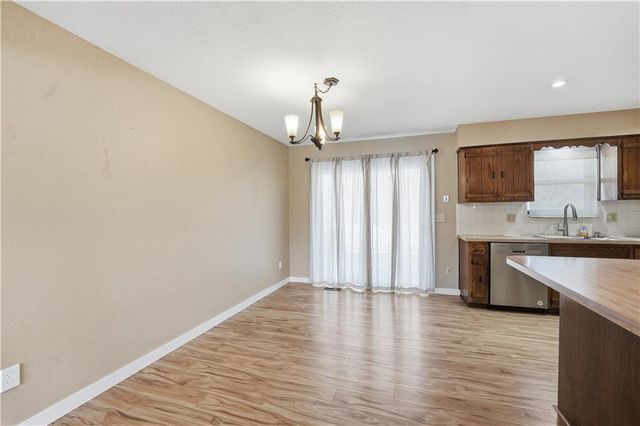 6 NE 101st Place, Kansas City, MO 64155