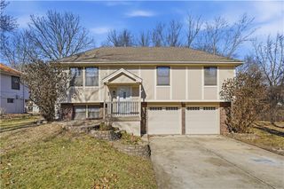 6 NE 101st Place, Kansas City, MO 64155