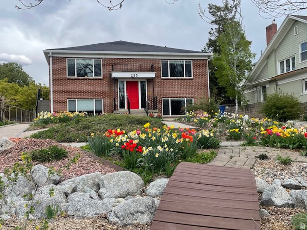 Image 2 of property listing at 255 S 1000 E, Salt Lake City, UT 84102