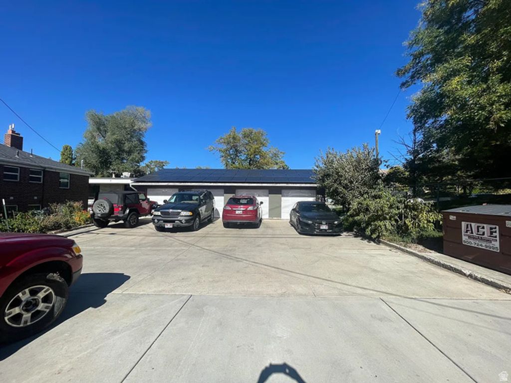 Image 18 of property listing at 255 S 1000 E, Salt Lake City, UT 84102