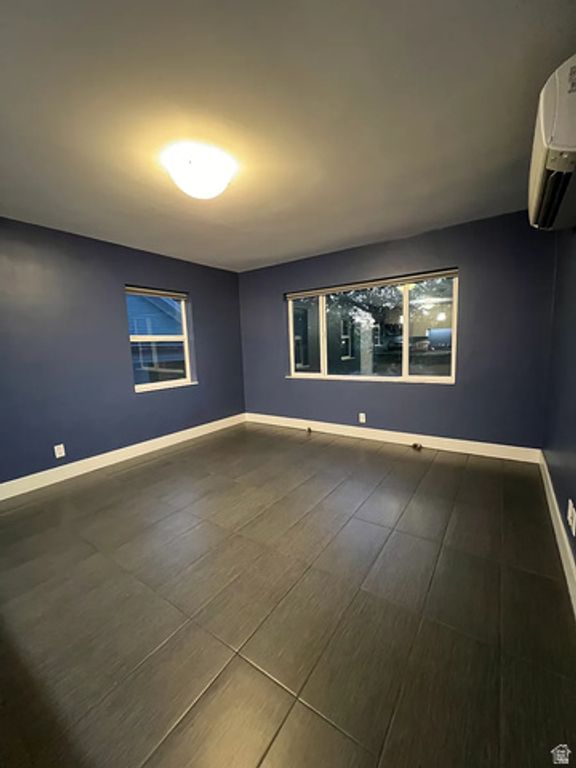 Image 3 of property listing at 255 S 1000 E, Salt Lake City, UT 84102