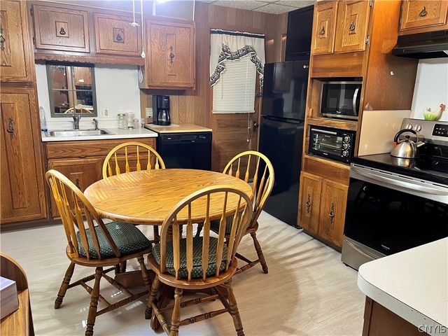 105 East Heman Street, Dewitt, NY 13057