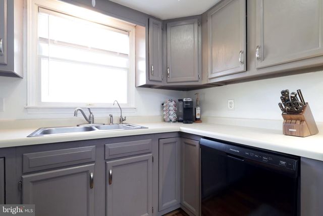 320 GHANER DR, State College, PA 16803