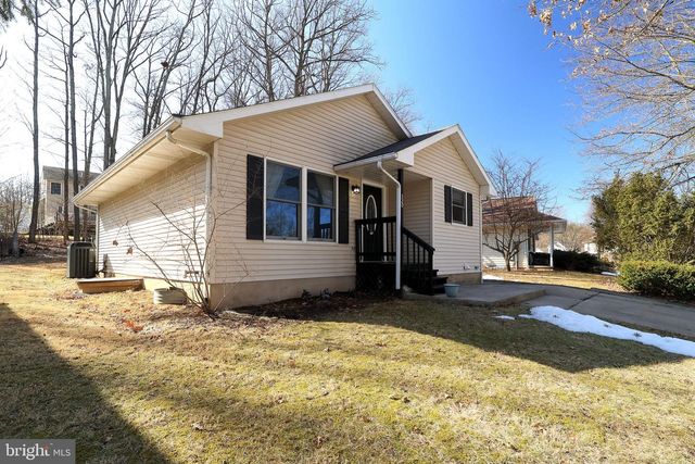 320 GHANER DR, State College, PA 16803