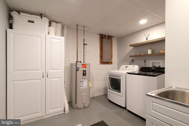 320 GHANER DR, State College, PA 16803