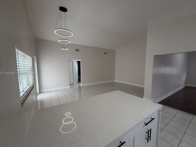 15275 SW 56th Ter 0, Miami, FL 33193