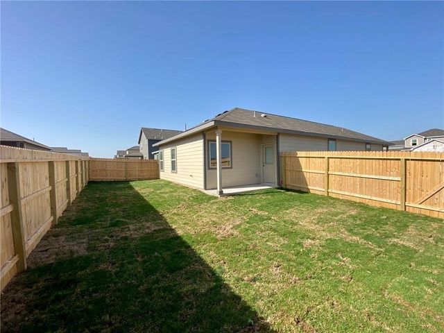 2445 Ayers DR, Seguin, TX 78155