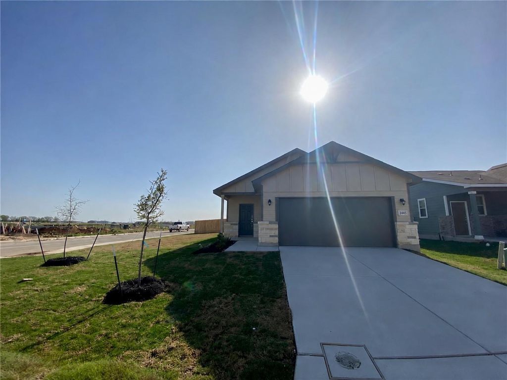 2445 Ayers DR, Seguin, TX 78155