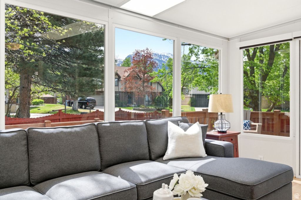 Image 18 of property listing at 7713 S BRIGHTON WAY, Cottonwood Heights, UT 84121