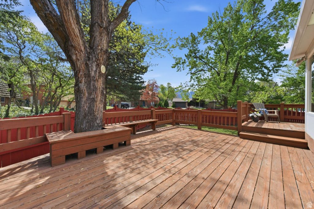 Image 38 of property listing at 7713 S BRIGHTON WAY, Cottonwood Heights, UT 84121