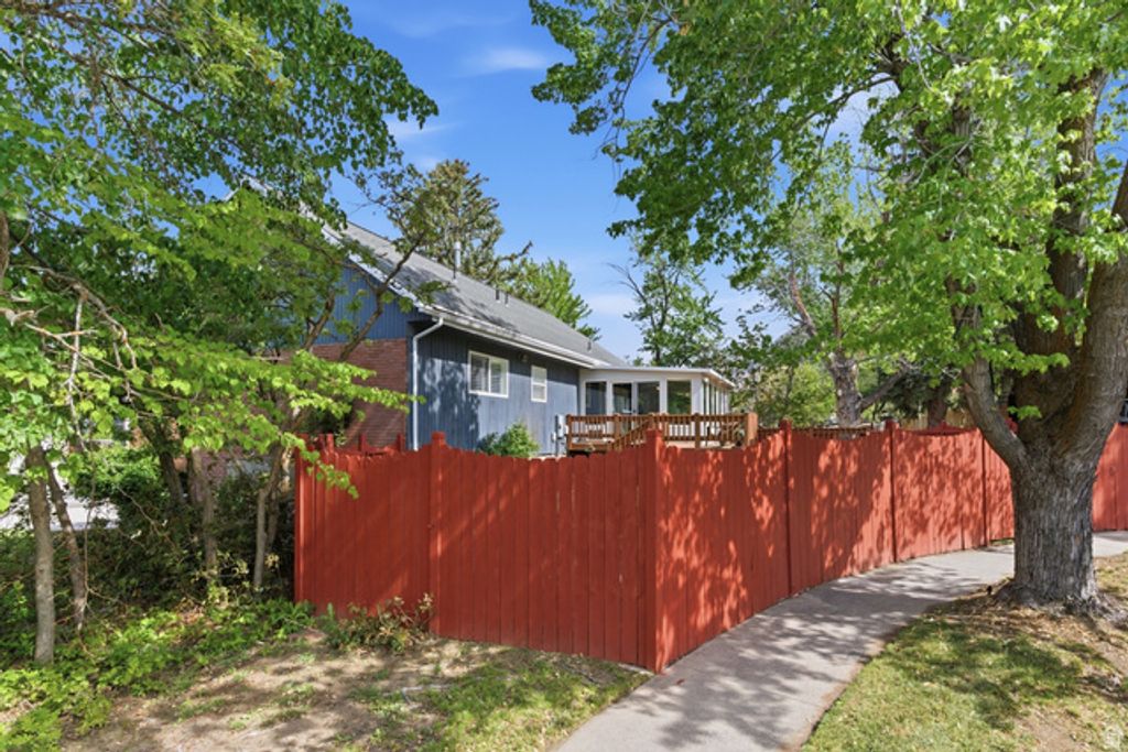 Image 41 of property listing at 7713 S BRIGHTON WAY, Cottonwood Heights, UT 84121