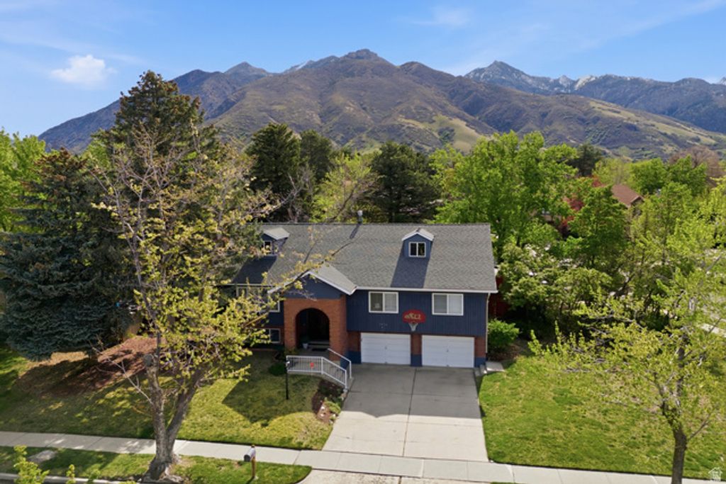 Image 46 of property listing at 7713 S BRIGHTON WAY, Cottonwood Heights, UT 84121