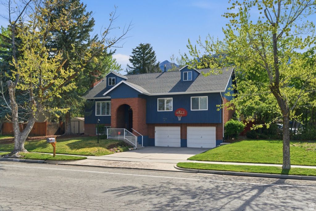 Image 47 of property listing at 7713 S BRIGHTON WAY, Cottonwood Heights, UT 84121