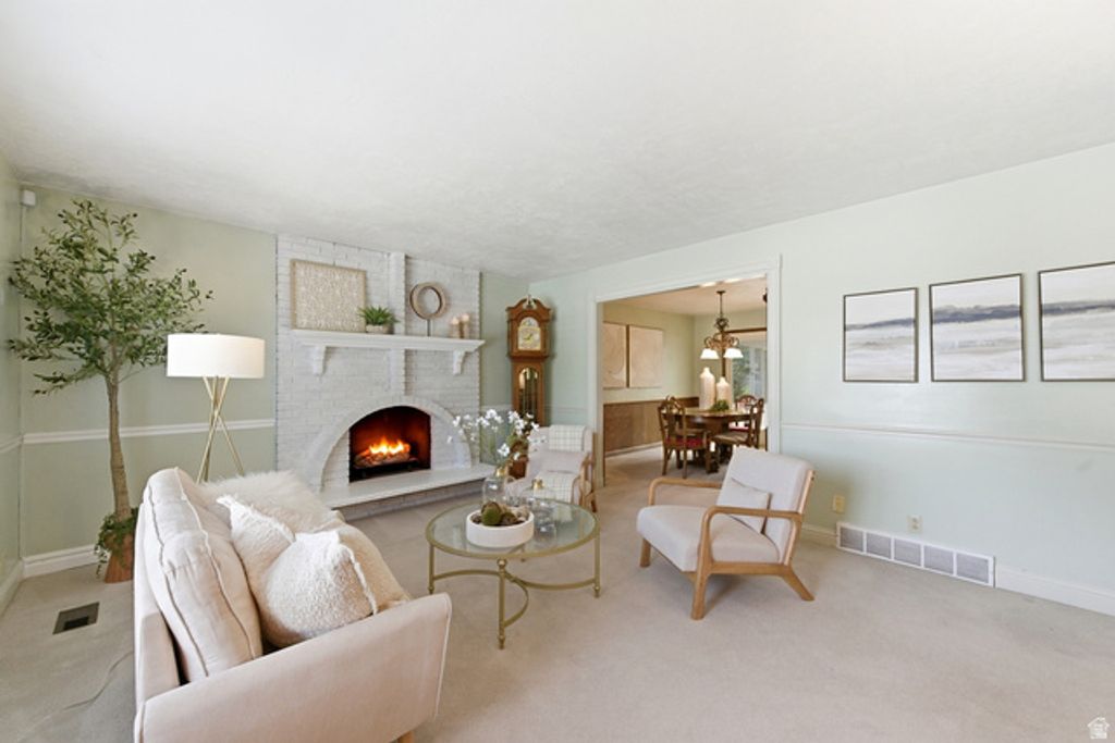 Image 6 of property listing at 7713 S BRIGHTON WAY, Cottonwood Heights, UT 84121