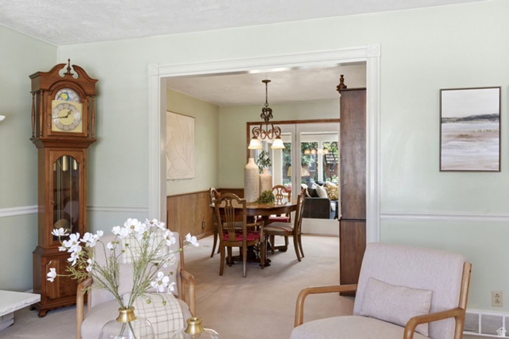 Image 9 of property listing at 7713 S BRIGHTON WAY, Cottonwood Heights, UT 84121