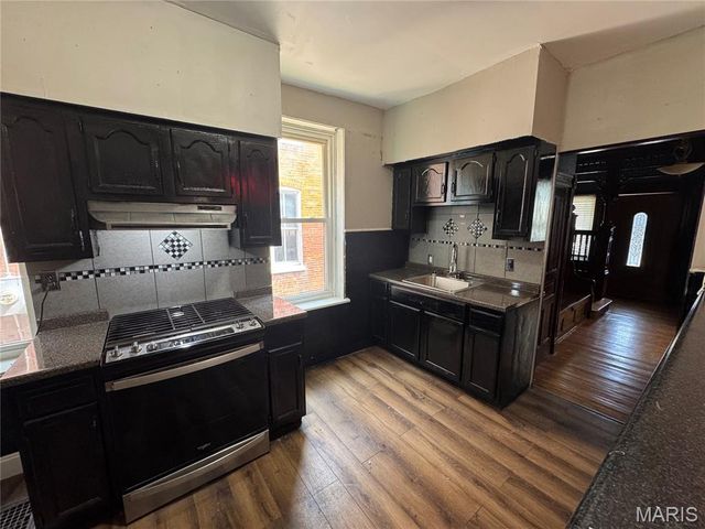 4121 S Compton Avenue, St Louis, MO 63118