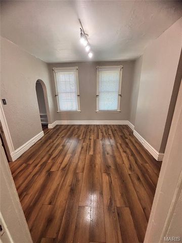 4121 S Compton Avenue, St Louis, MO 63118