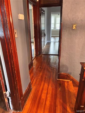 4121 S Compton Avenue, St Louis, MO 63118