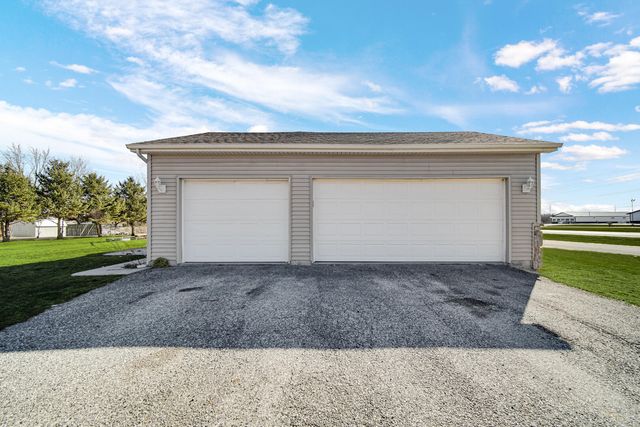 17975 Lincoln Lane, Lowell, IN 46356