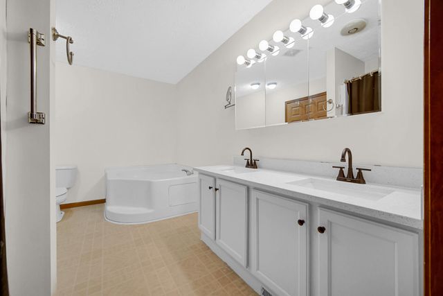 17975 Lincoln Lane, Lowell, IN 46356